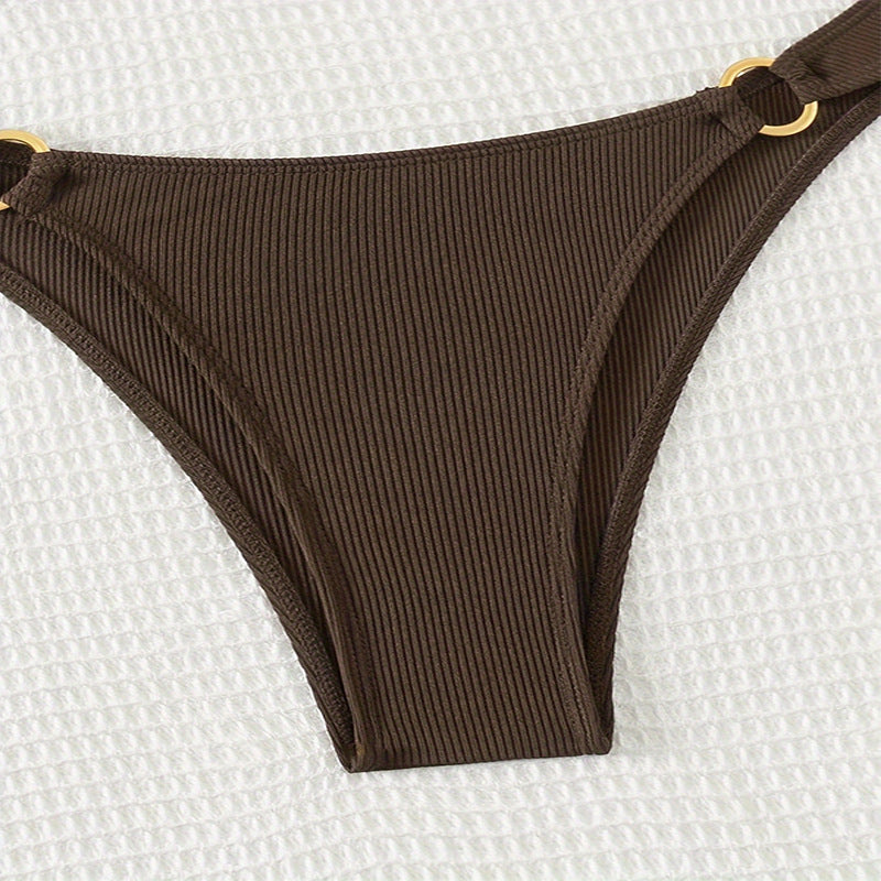 Damen triangel-bikini med elegant ringdetalj och högkvalitativ ribbad struktur Mirla-Eva Jonsson