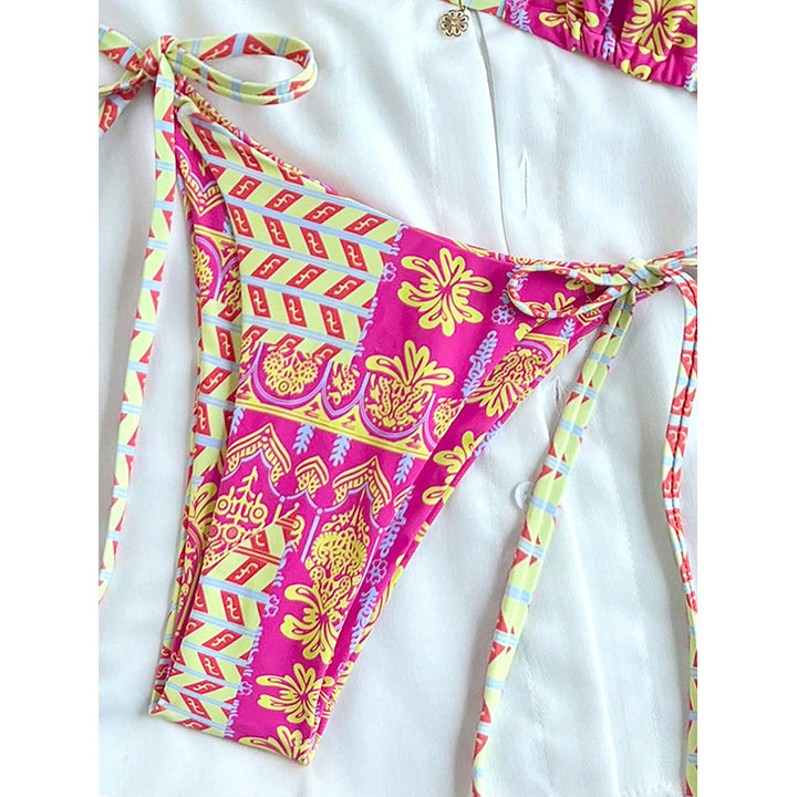 Damen triangel-bikini med färgglad geometrisk design och justerbar skärning Mirla-Eva Jonsson