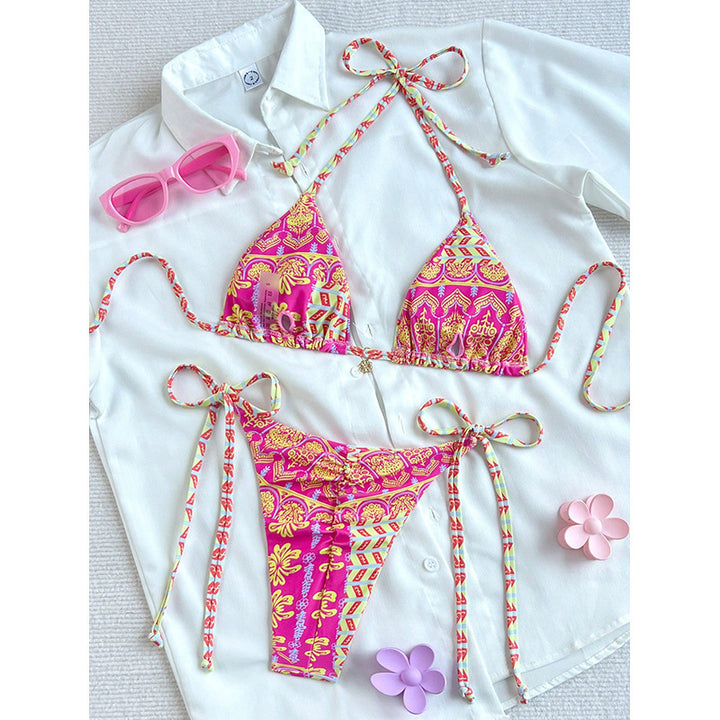Damen triangel-bikini med färgglad geometrisk design och justerbar skärning Mirla-Eva Jonsson