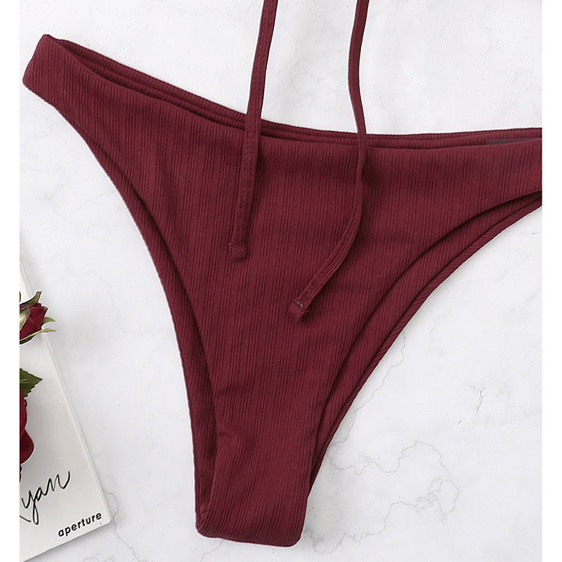 Damen triangel-bikini med justerbara band och charmig knut-detalj Mirla-Eva Jonsson