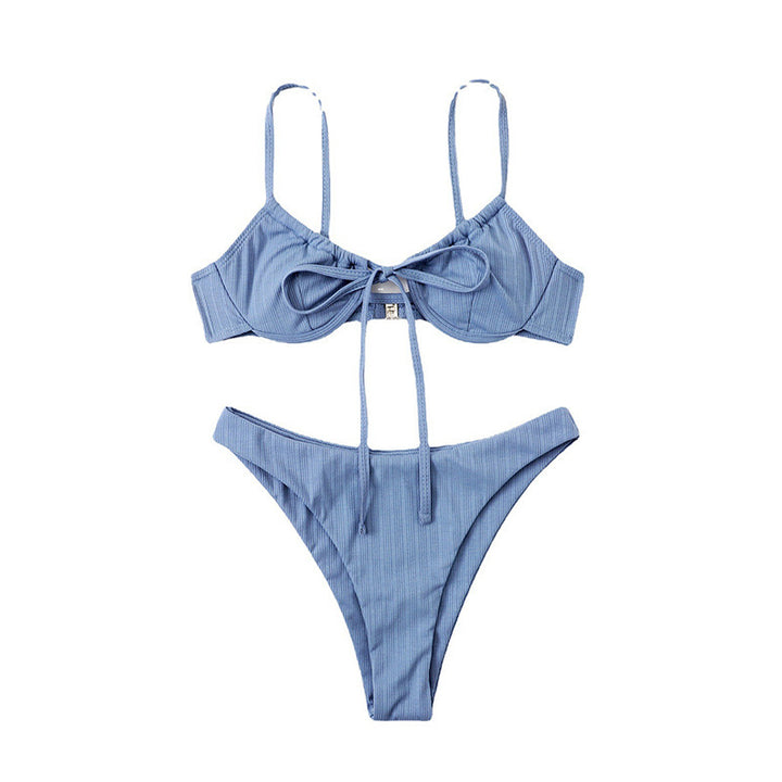 Damen triangel-bikini med justerbara band och charmig knut-detalj Mirla-Eva Jonsson