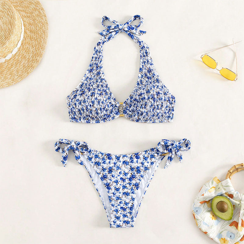 Damen triangel-bikini med lekfulla volangdetaljer och elegant knutdesign Mirla-Eva Jonsson