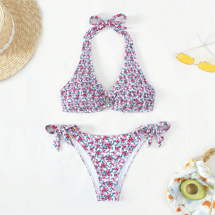 Damen triangel-bikini med lekfulla volangdetaljer och elegant knutdesign Mirla-Eva Jonsson