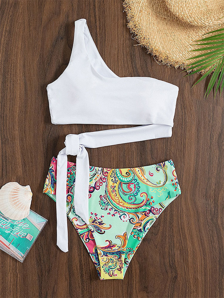 Damen triangel-bikini med modernt asymmetriskt överdel och hög midja Mirla-Eva Jonsson