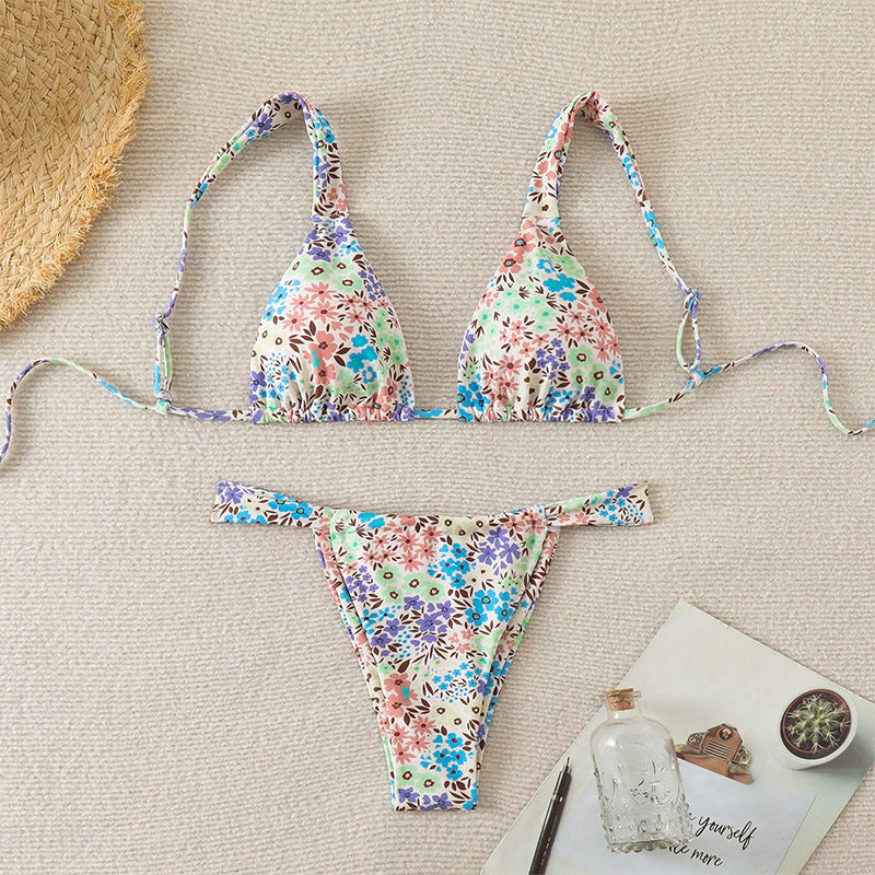 Damen triangeltop-bikini med fräsch blommig design Mirla-Eva Jonsson