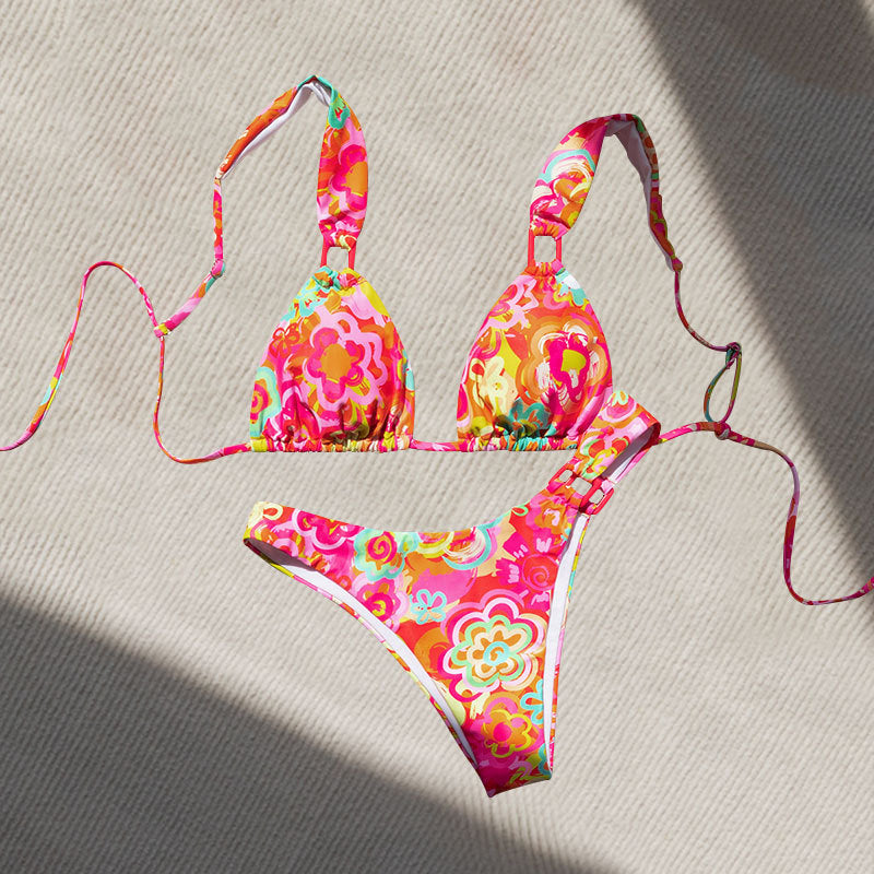 Damen triangulär bikini med justerbara axlar och blommig design Mirla-Eva Jonsson