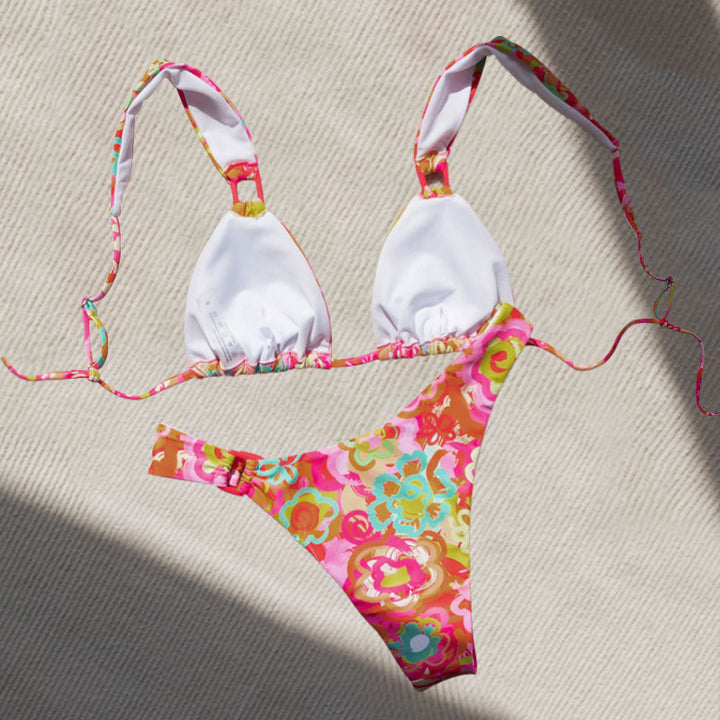 Damen triangulär bikini med justerbara axlar och blommig design Mirla-Eva Jonsson