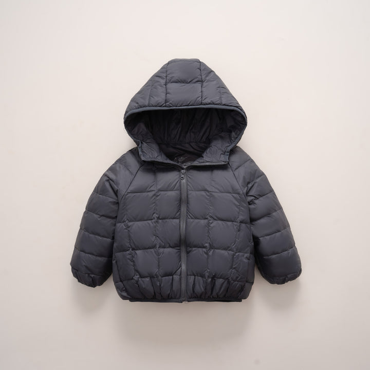 Damen warme Daunenjacke mit Kapuze und quer gestepptem Design Mirla-Eva Jonsson
