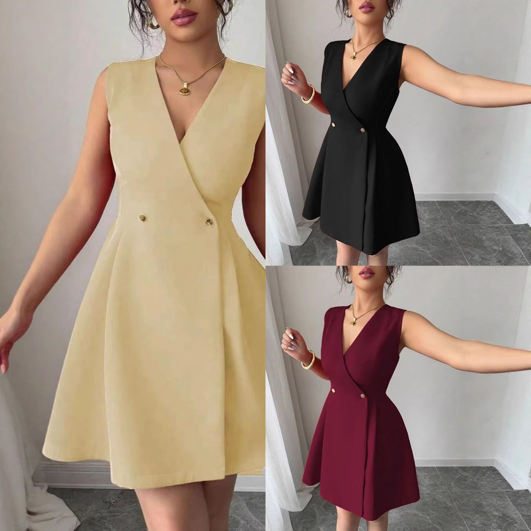 Damen wrap dress with elegant silhouette and button details Mirla-Eva Jonsson