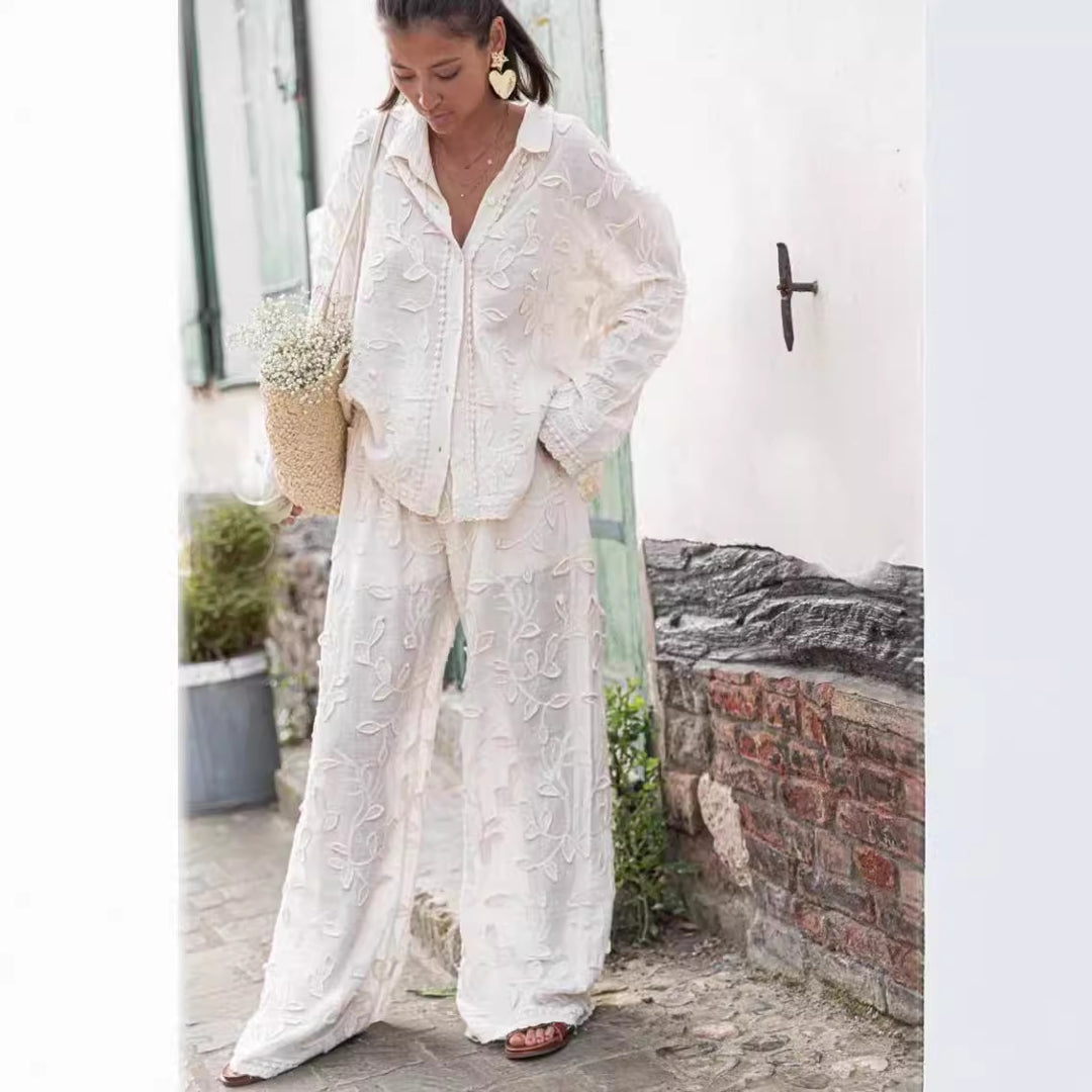 Damenblus med fin broderi och luftig passform Mirla-Eva Jonsson