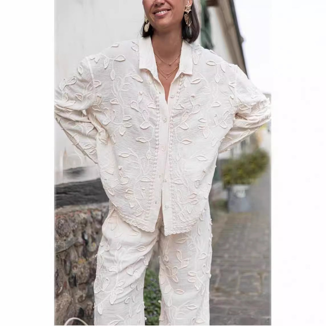 Damenblus med fin broderi och luftig passform Mirla-Eva Jonsson