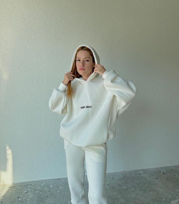 Damens Bekväm Hoodie med Lösen Skärning och Praktiska Kängurufickor Mirla-Eva Jonsson