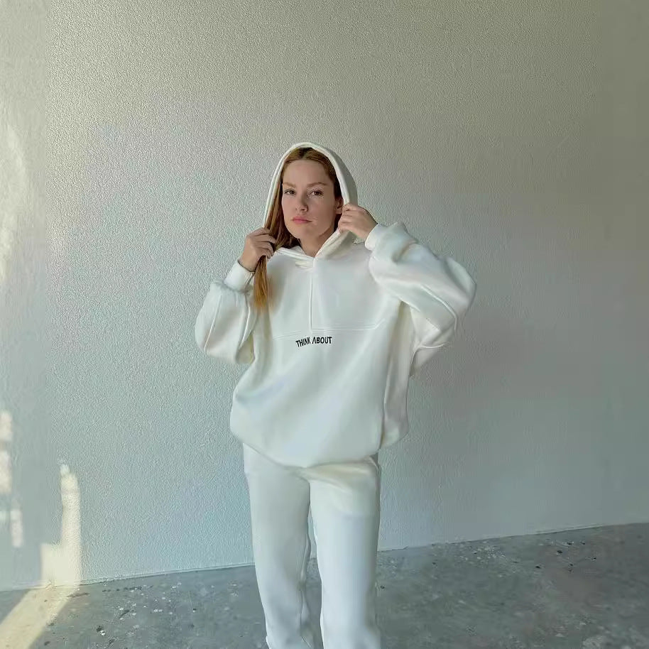 Damens Bekväm Hoodie med Lösen Skärning och Praktiska Kängurufickor Mirla-Eva Jonsson