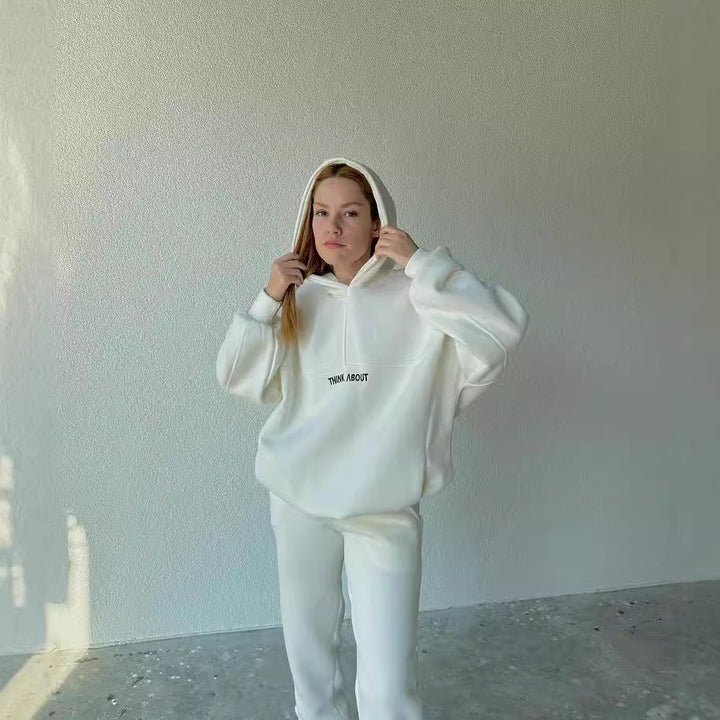 Damens Bekväm Hoodie med Lösen Skärning och Praktiska Kängurufickor Mirla-Eva Jonsson
