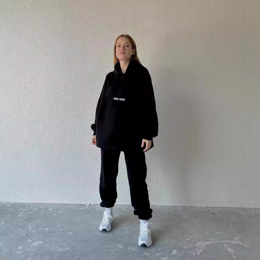 Damens Bekväm Hoodie med Lösen Skärning och Praktiska Kängurufickor Mirla-Eva Jonsson