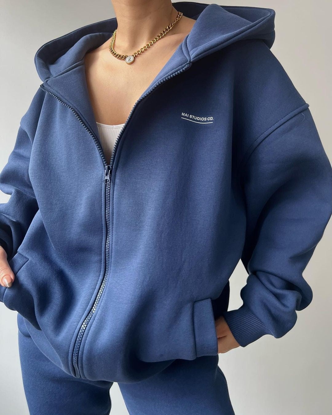 Damens Casual Oversized Hoodie med Hel dragkedja och Praktiska Kängurufickor Mirla-Eva Jonsson