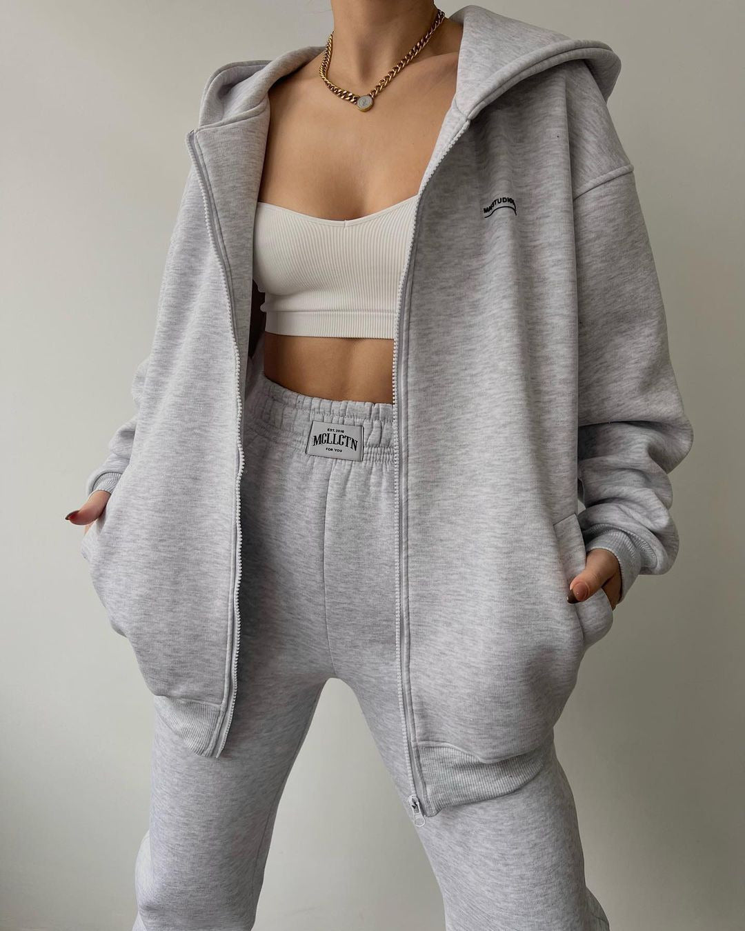 Damens Casual Oversized Hoodie med Hel dragkedja och Praktiska Kängurufickor Mirla-Eva Jonsson