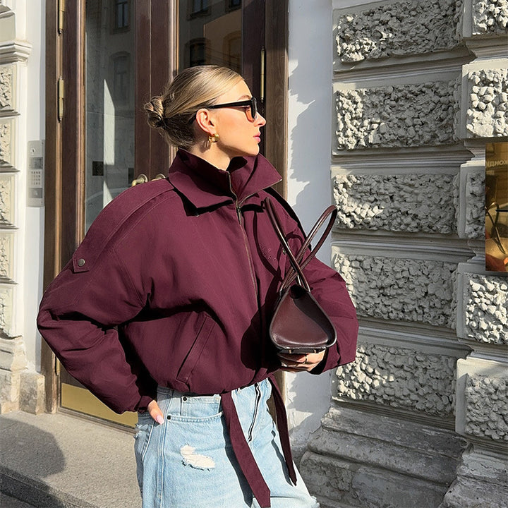 Damens Fashionabel övergångsjacka med hög krage och midjebälte Mirla-Eva Jonsson