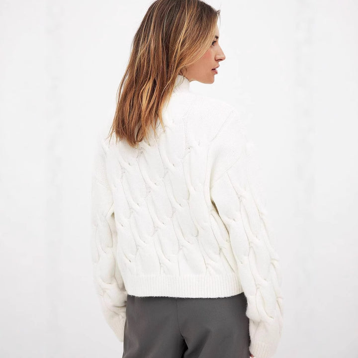 Damens Grovstickad tröja med hög krage och romantisk flätdesign Eva Jonsson-Eva Jonsson