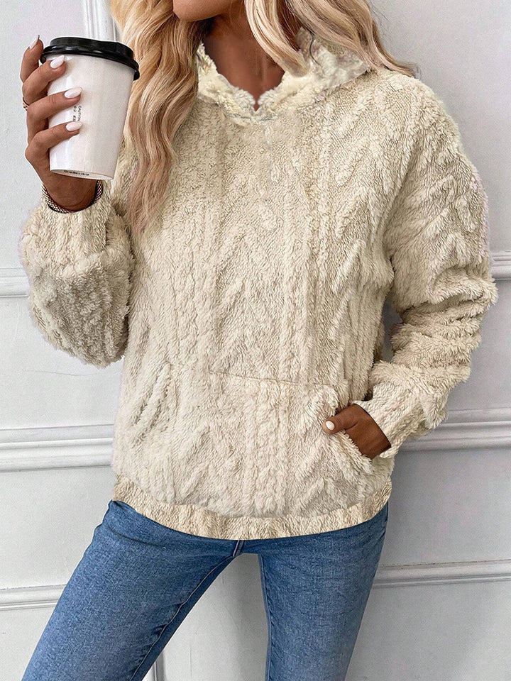 Damens Hoodie I Mjukt Material med Inarbetade Kängurufickor Mirla-Eva Jonsson