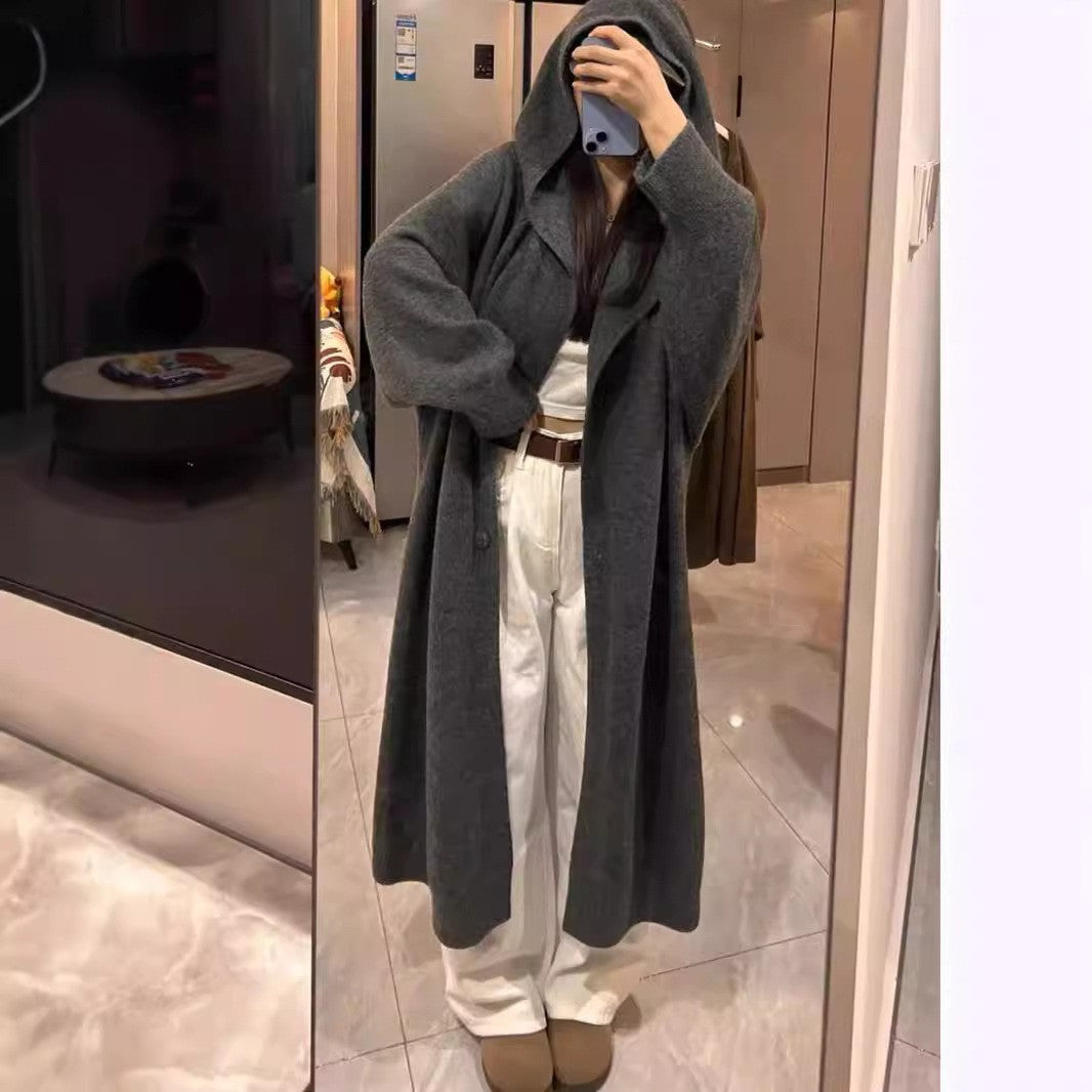 Damens Lång Stickad Cardigan med Huva och Praktiska Knappar Eva Jonsson-Eva Jonsson