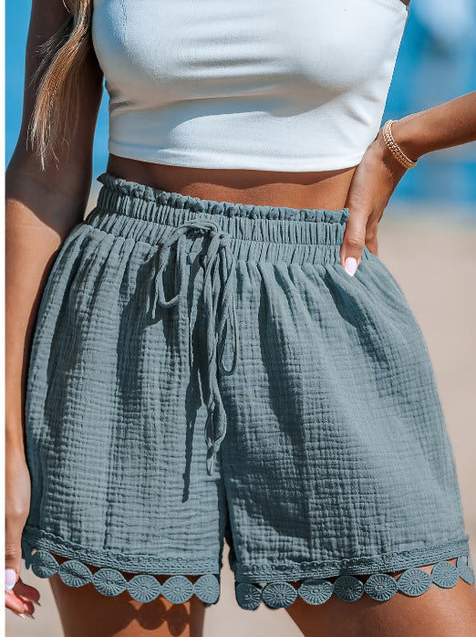 Damens Loose Short med Elastisk Midja och Dekorativ Häkelavslutning Mirla-Eva Jonsson