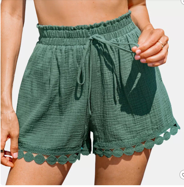 Damens Loose Short med Elastisk Midja och Dekorativ Häkelavslutning Mirla-Eva Jonsson