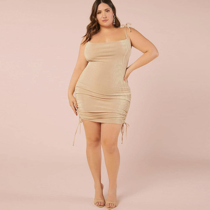 Damens Mini-Bodycon-Klänning med raffinerad volangdetalj Mirla-Eva Jonsson