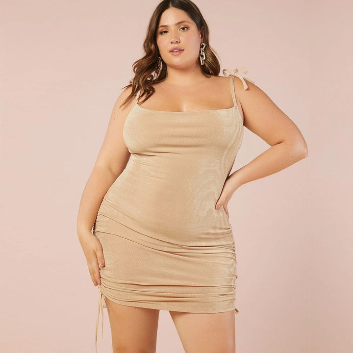 Damens Mini-Bodycon-Klänning med raffinerad volangdetalj Mirla-Eva Jonsson