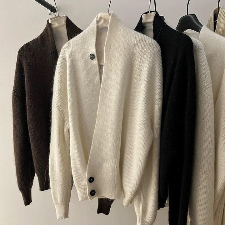Damens Mode Stickad Cardigan med Trendig Revers Mirla-Eva Jonsson
