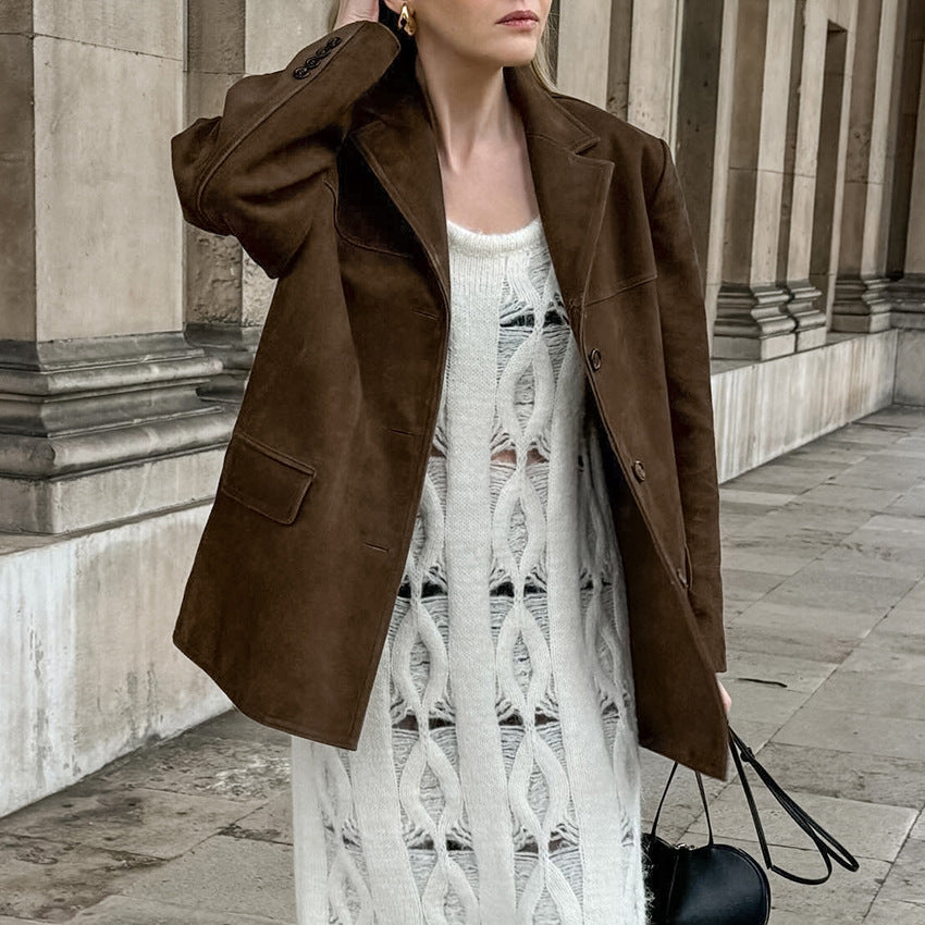 Damens Mode Suedejacka i oversized skärning med klassisk krage och praktiska fickor Mirla-Eva Jonsson