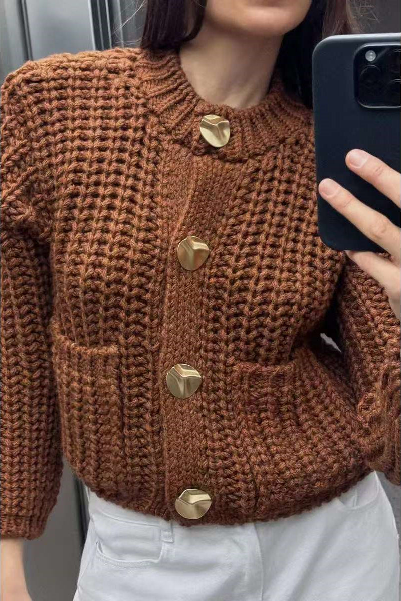Damens Mode cardigan med stora knappar och praktiska fickor Mirla-Eva Jonsson