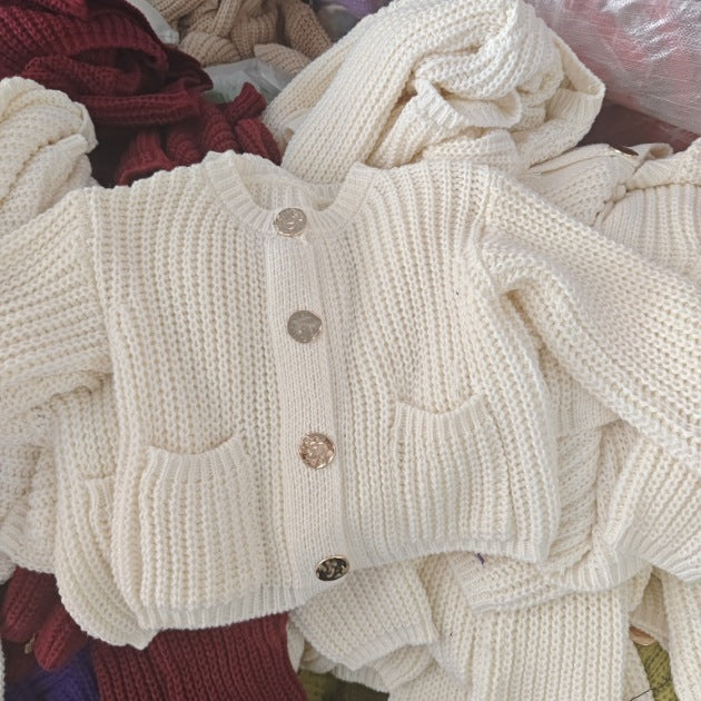 Damens Mode cardigan med stora knappar och praktiska fickor Mirla-Eva Jonsson