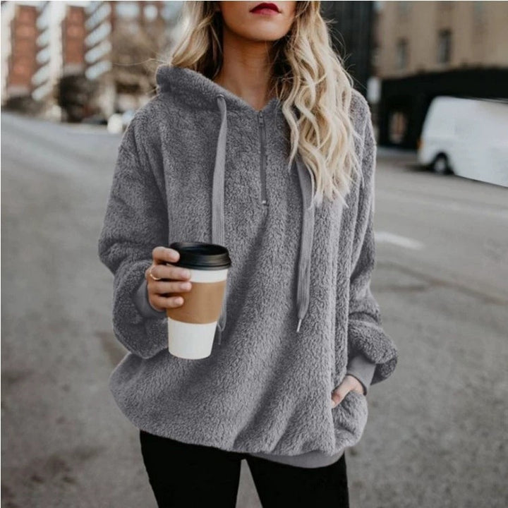 Damens Oversized Fleece Hoodie med bekväma fickor och dragsko Mirla-Eva Jonsson