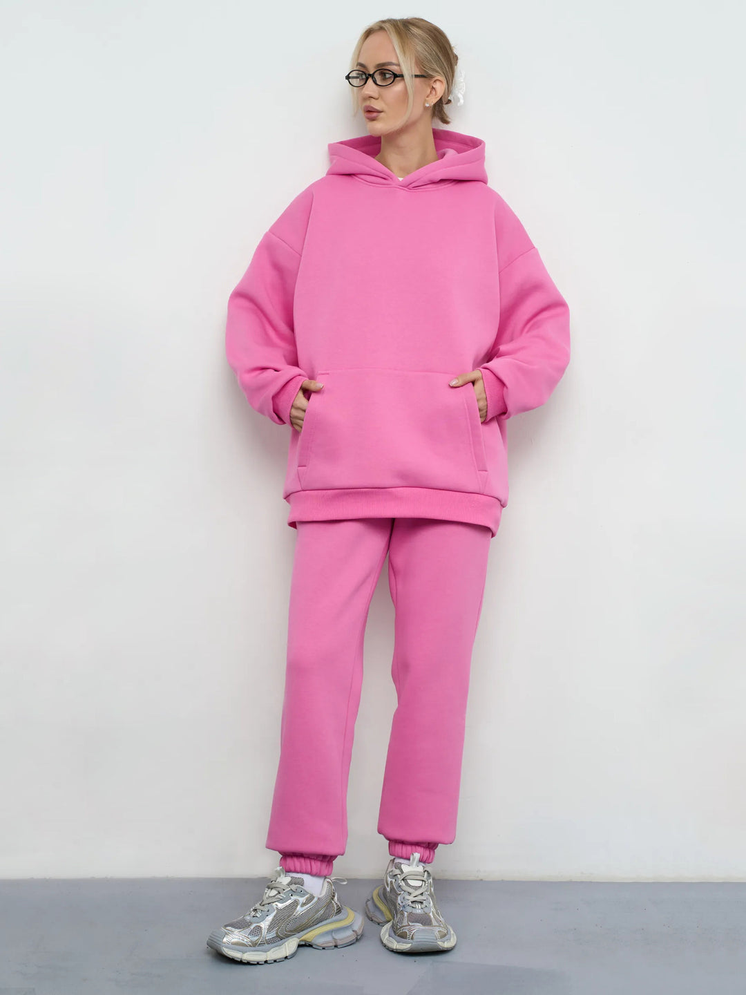 Damens Oversized Hoodie och Bekväma Joggingbyxor i Modern Design-Eva Jonsson