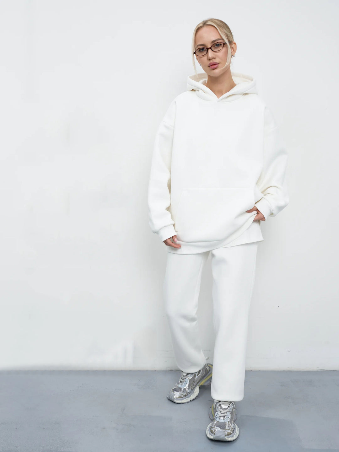 Damens Oversized Hoodie och Bekväma Joggingbyxor i Modern Design-Eva Jonsson