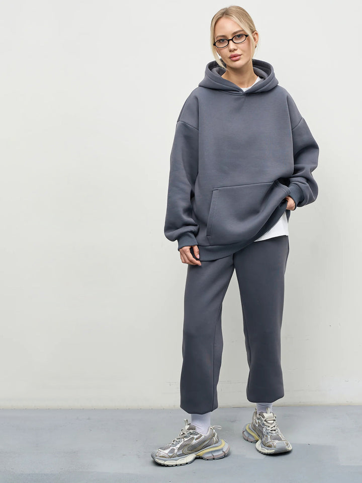 Damens Oversized Hoodie och Bekväma Joggingbyxor i Modern Design-Eva Jonsson
