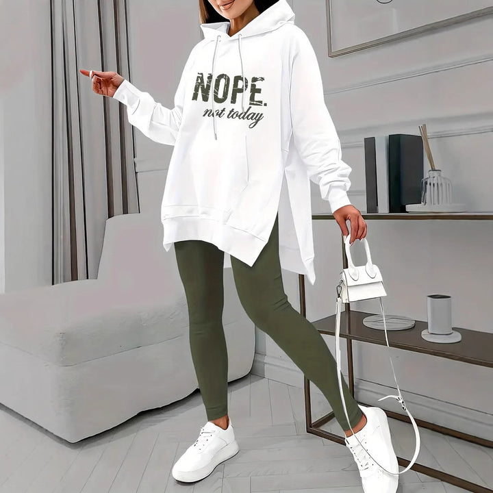 Damens Oversized Huvtröja med kreativt tryck och avslappnad passform Mirla-Eva Jonsson