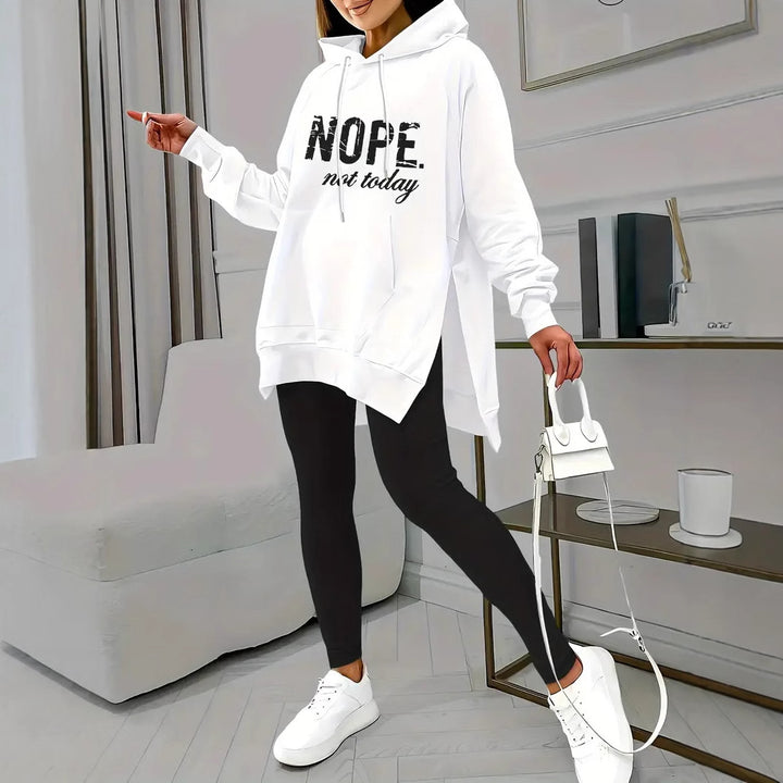 Damens Oversized Huvtröja med kreativt tryck och avslappnad passform Mirla-Eva Jonsson