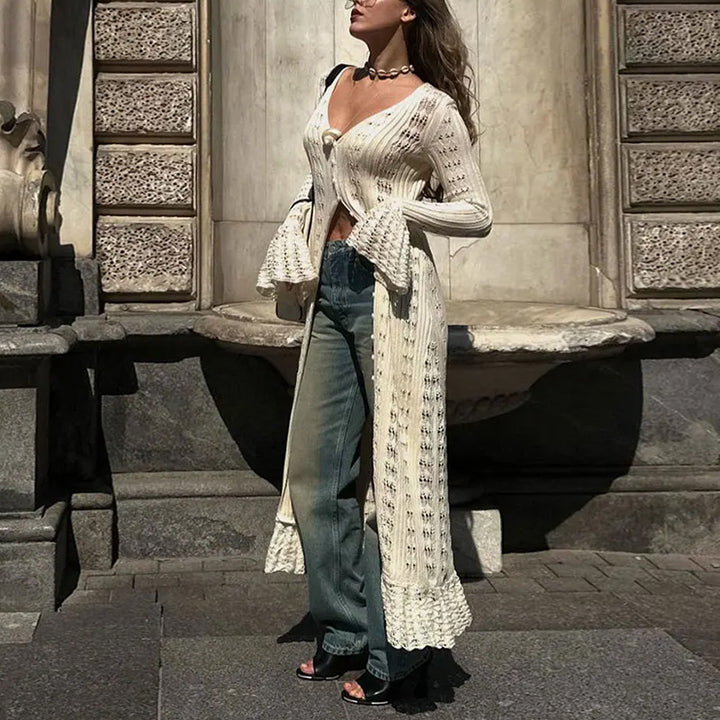 Damens Strickmaxikleid mit nostalgischem Lochmuster und elegantem V-Ausschnitt Mirla-Eva Jonsson