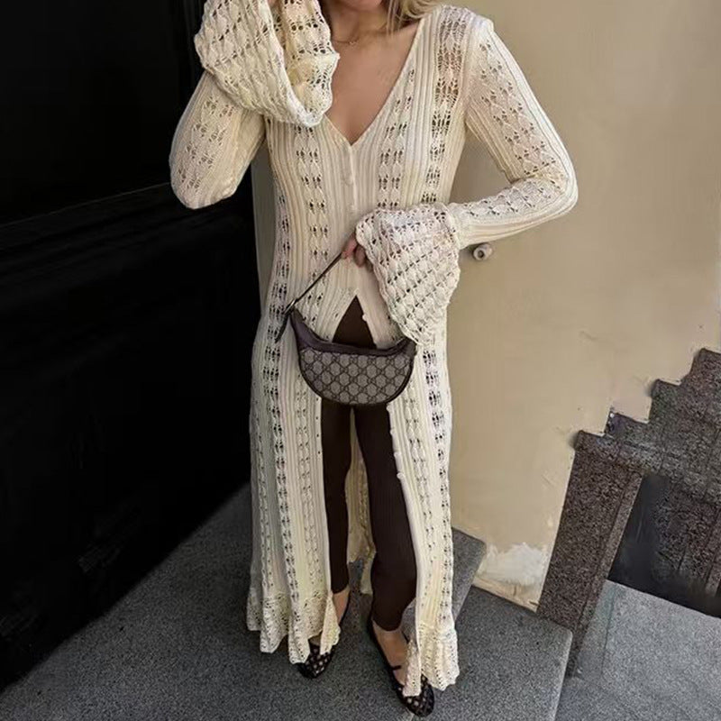 Damens Strickmaxikleid mit nostalgischem Lochmuster und elegantem V-Ausschnitt Mirla-Eva Jonsson