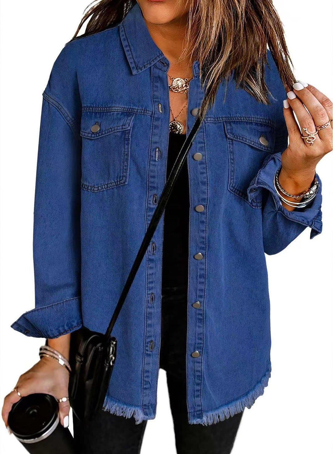 Damens avslappnad denimskjorta med fransiga fållar och praktiska bröstfickor Eva Jonsson-Eva Jonsson