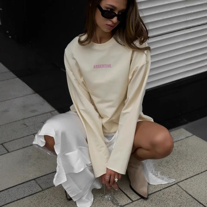 Damens avslappnad sweatshirt med modern text och oversize-snitt Mirla-Eva Jonsson