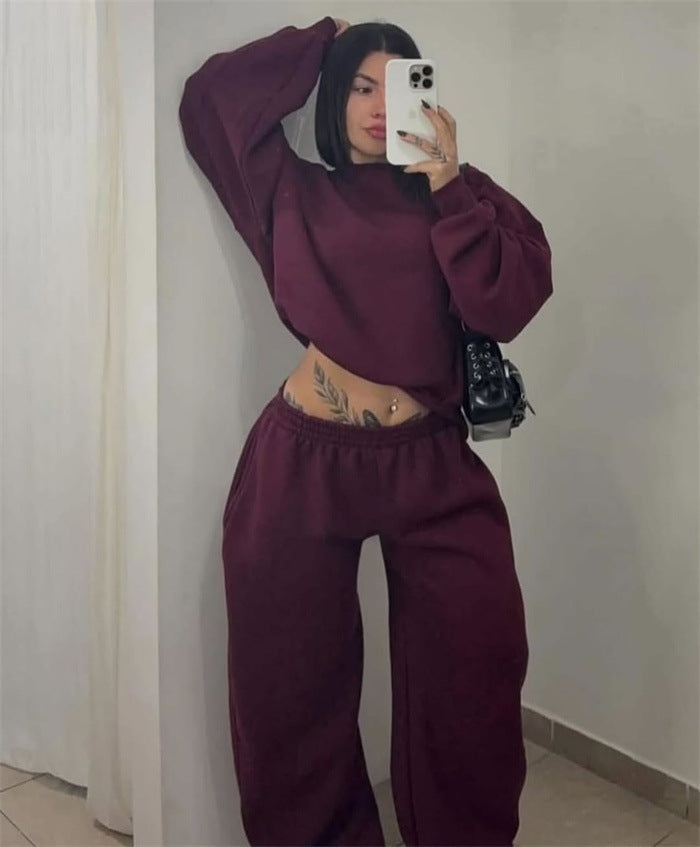 Damens avslappnade sweatshirt och joggingset med kort topp och vida ben Mirla-Eva Jonsson