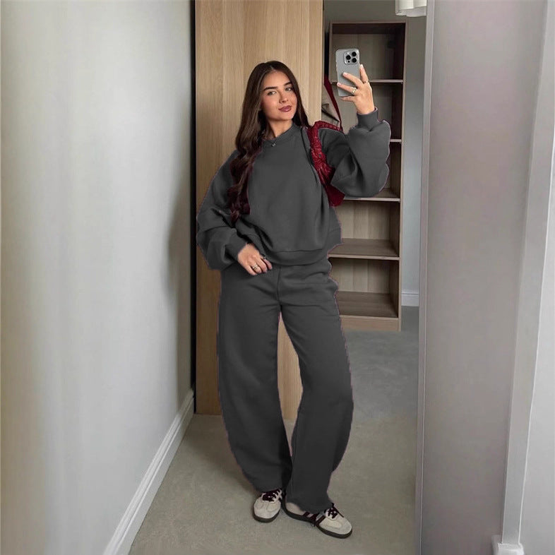 Damens avslappnade sweatshirt och joggingset med kort topp och vida ben Mirla-Eva Jonsson