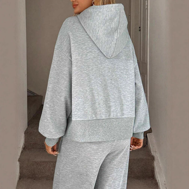 Damens avslappnat hoodie-set med loose fit och praktiska fickor Mirla-Eva Jonsson