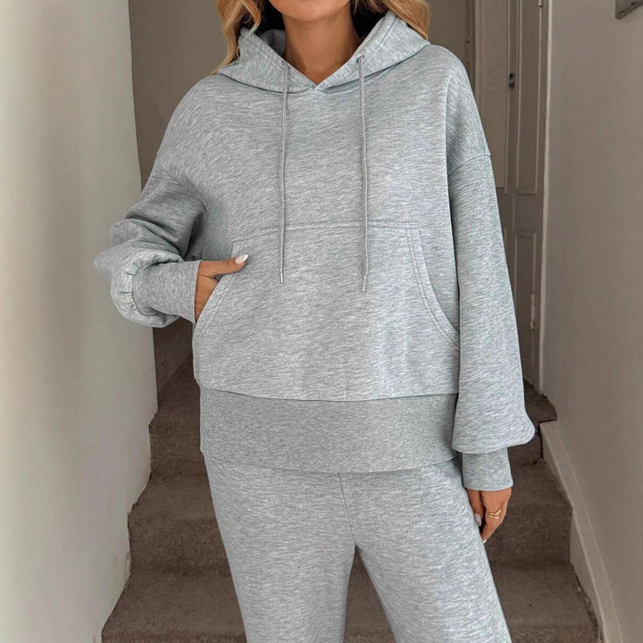 Damens avslappnat hoodie-set med loose fit och praktiska fickor Mirla-Eva Jonsson