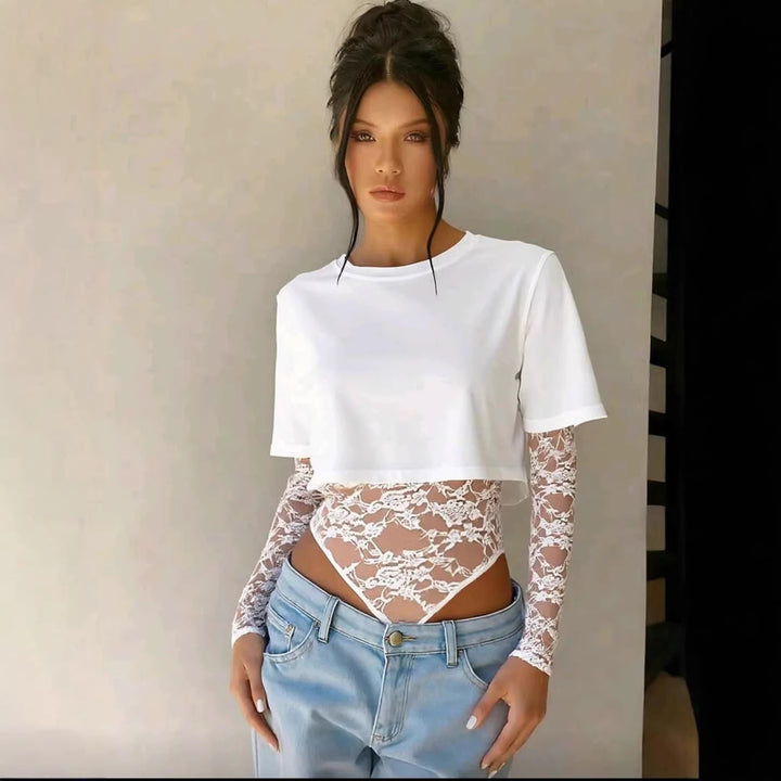 Damens bodyshirt med transparenta spetsärmar och avslappnad passform Mirla-Eva Jonsson