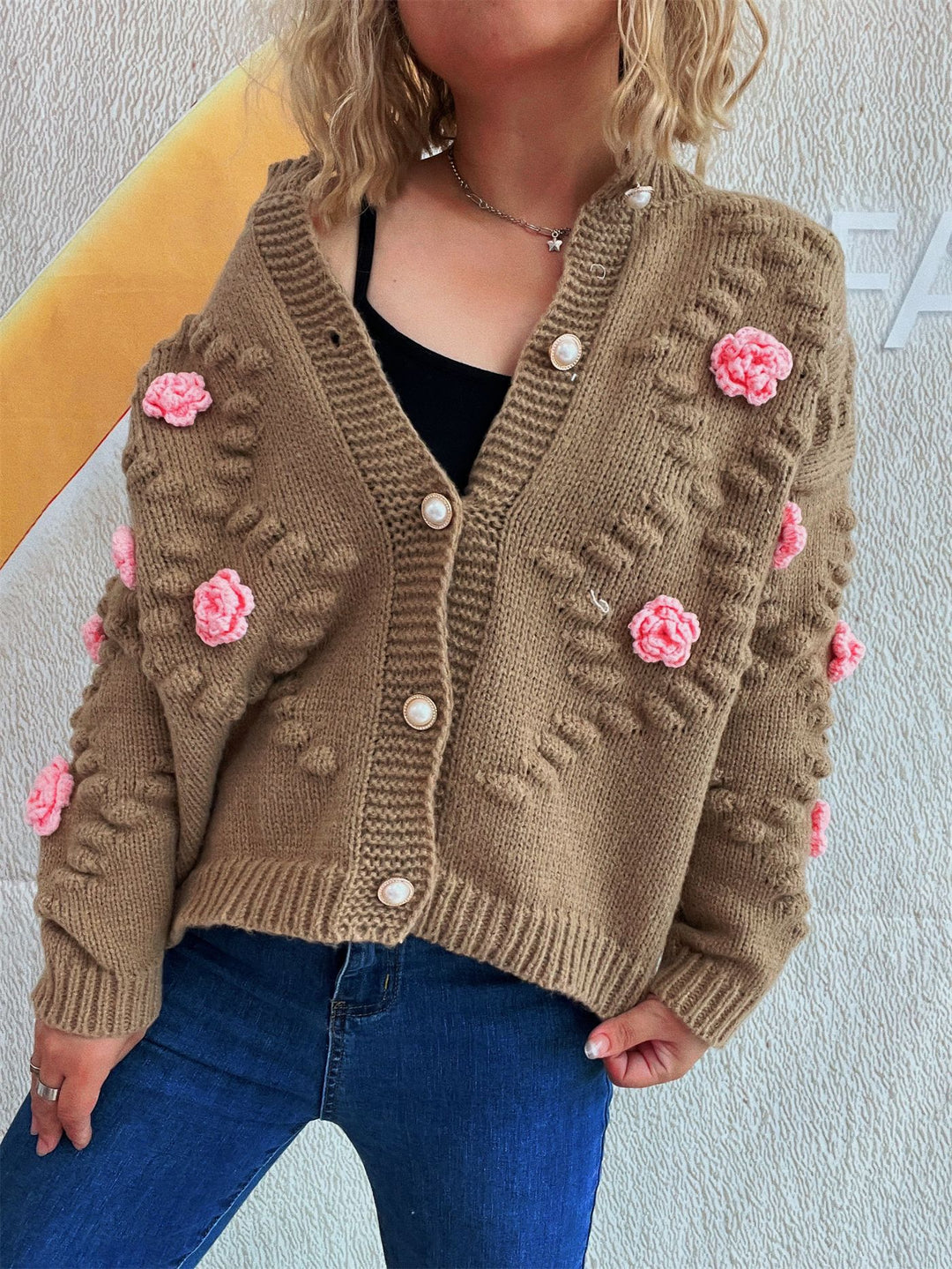 Damens cardigan med blommiga applikationer och bekväm passform Mirla-Eva Jonsson
