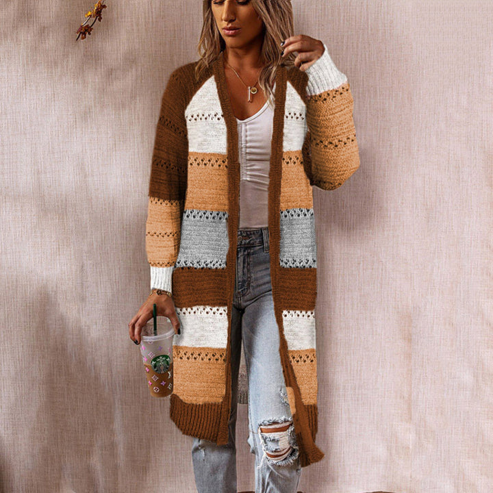 Damens cardigan med unik färgblockdesign och fina virkade mönster Mirla-Eva Jonsson